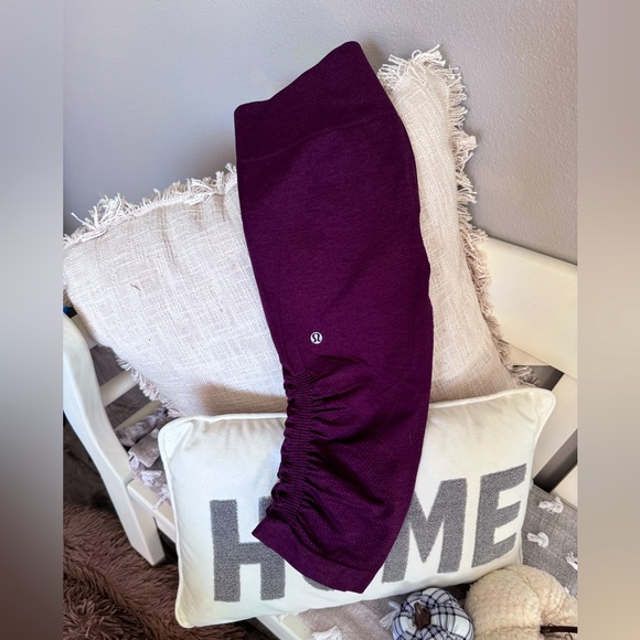 Lululemon ruched capri leggings NWOT! - Picture 3 of 3